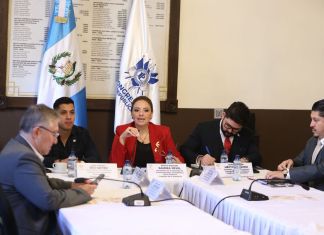La comisión de Comunicaciones emite dictamen unificado a las dos iniciativas de ley del sistema portuario. Foto: Congreso de la República