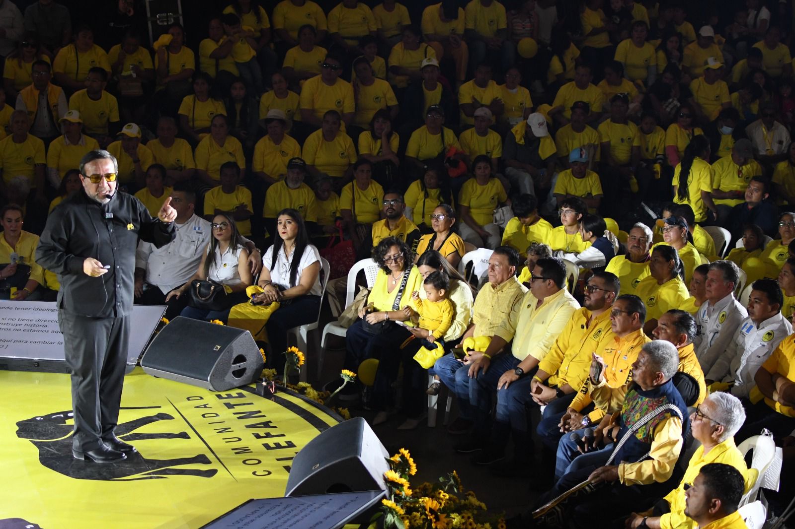 Hugo Peña, secretario general de la Comunidad Elefante, durante su intervención en la asamblea nacional del partido.