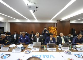 Autoridades del Viceministerio de Transportes recuerdan la fecha para la instalación de controladores de velocidad en transporte pesado. Foto: Congreso de la República