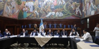 Diputados discuten la propuesta de dictamen a la iniciativa de ley de lavado de dinero u otros activos. Foto: Congreso de la República