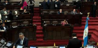 Una vez más, a micrófono abierto se evidencia la forma en que diputados se tratan, piensan y legislan La diputada Sonia Gutiérrez se pronuncia por la forma en que se refirió el presidente del Congreso, Luis Contreras. Foto: La Hora / José Orozco