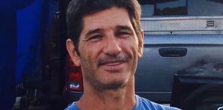 El hotelero estadounidense que habría sido asesinado en Puerto Viejo, Costa Rica, disfrutaba practicar surf. Foto La Hora: redes sociales