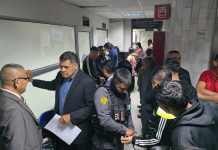 El Juzgado Tercero Penal aplazó una audiencia donde, tanto fiscalía como defensa, busca que se modifiquen delitos a 24 guardias del SP. Foto La Hora: Sergio Osegueda