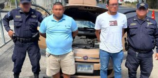 Según la policía salvadoreña, las dos personas detenidas con la droga son guatemaltecas. Foto La Hora: PNC El Salvador