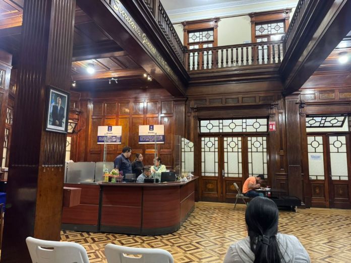 En la Secretaría General de la Presidencia se recibieron los expedientes de los profesionales que buscan ser magistrados para la CC y este 20 de febrero venció el plazo. Foto La Hora: Kenneth Jordán