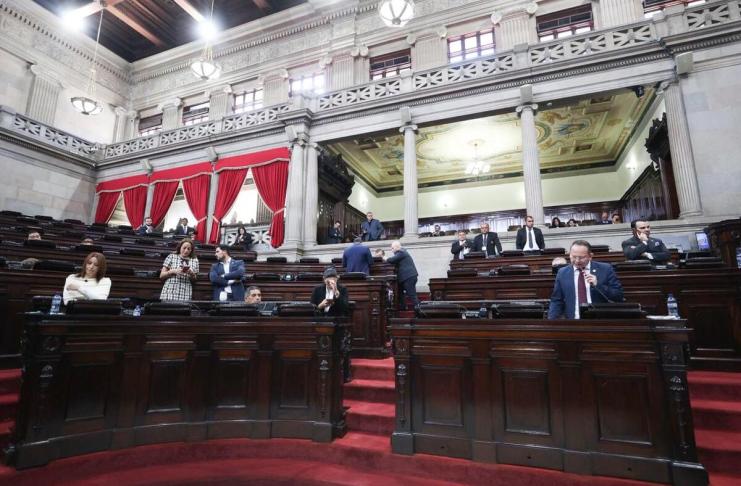 La diputada Teresita De León mantenía la interpelación al ministro de Desarrollo, Abelardo Pinto. Foto: Congreso de la República