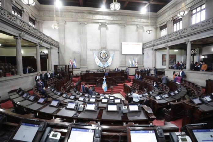 Varios diputados se excusaron de la sesión de este 12 de febrero, por lo que se detuvo la interpelación al ministro de Desarrollo Social. Foto: Congreso de la República