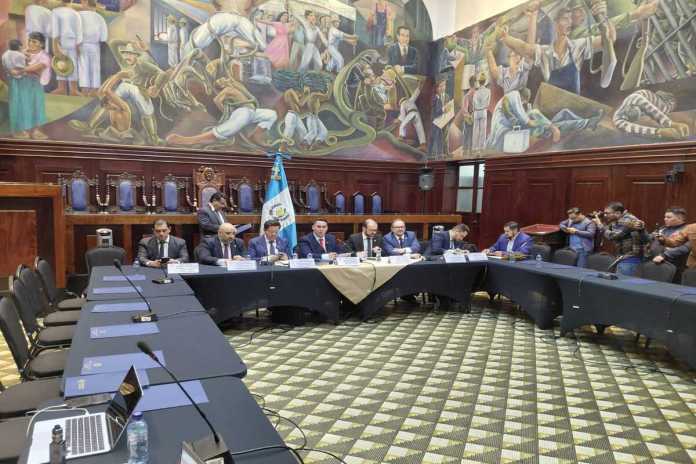 La comisión de Economía logró consensos para dictaminar la exoneración del ISR al salario mínimo. Foto: La Hora