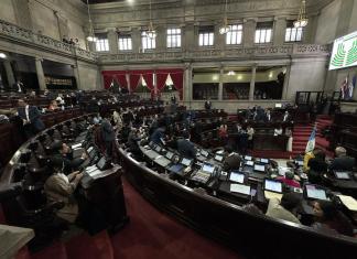 Los diputados aprueban Ley de la Procuraduría Geenral de la Nación, pero discuten por la iniciativa de lactancia materna. Foto: La Hora / José Orozco