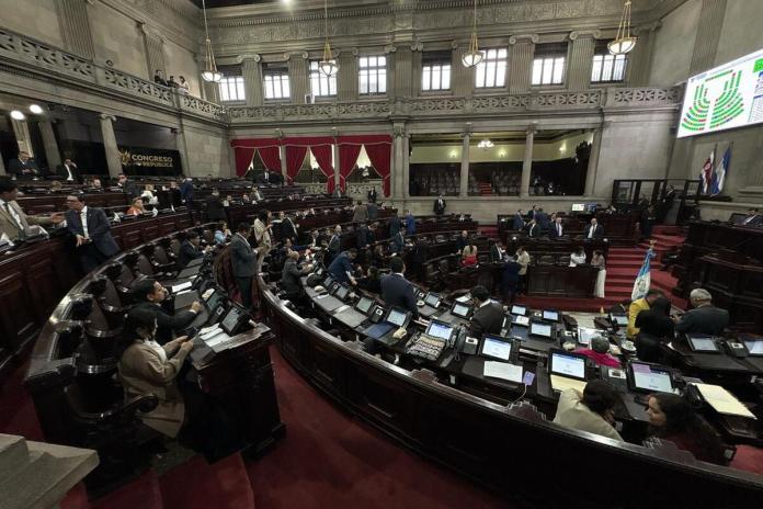 Los diputados aprueban la iniciativa de ley de la Procuraduría General de la Nación. Foto: La Hora / José Orozco