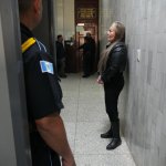 María Marta Castañeda se presentó ante el Juzgado de Mayor Riesgo A para escuchar la audiencia de anticipo de prueba dentro del caso por el atentado contra MIriam Reguero. Foto La Hora: Cortesía