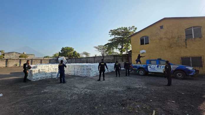 Localizan 62 mil rollos de papel higiénico robados en predio de Escuintla.