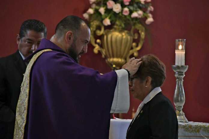 Este Miércoles de Ceniza, los católicos se disponen a participar en las distintas misas de los diferentes templos a nivel nacional. Foto La Hora: Sergio Osegueda