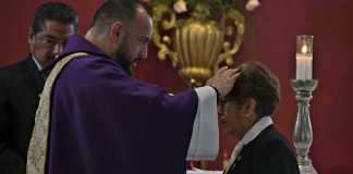 Este Miércoles de Ceniza, los católicos se disponen a participar en las distintas misas de los diferentes templos a nivel nacional. Foto La Hora: Sergio Osegueda