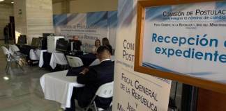 La Comisión de Postulación para elegir candidatos a Fiscal General y Jefe del Ministerio Público inició la recepción de papelería de los aspirantes. Foto La Hora: Daniel Ramírez