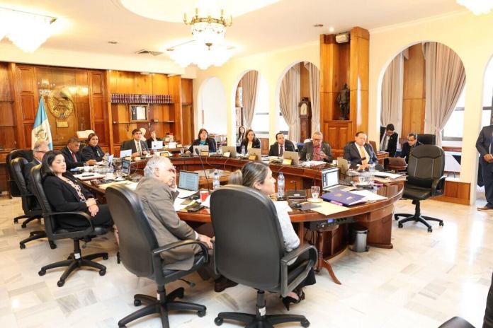 La Corte Suprema de Justicia sigue sin elegir presidente mientras el Congreso se dispone a juramentar la comisión de postulación de MP. Foto La Hora: OJ
