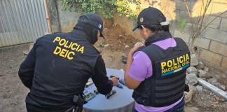 Operación Centinela: autoridades allanan inmueble vinculado al barrio 18. Foto La Hora: PNC.