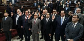 La comisión de postulación para fiscal general es juramentada por los diputados. Foto: La Hora / José Orozco