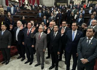 La comisión de postulación para fiscal general es juramentada por los diputados. Foto: La Hora / José Orozco