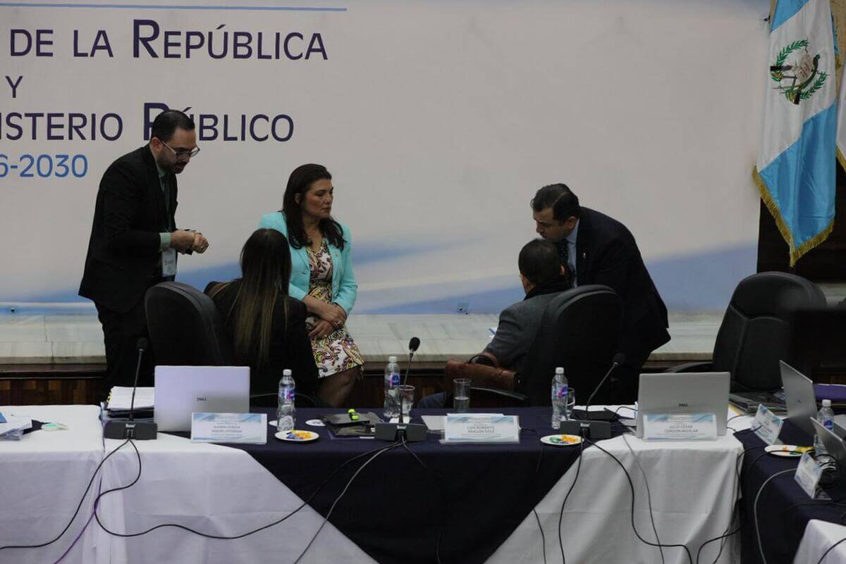 Elección de Fiscal General: 1