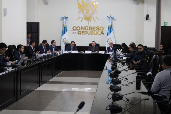 La comisión de postulación para TSE publicó el listado oficial de candidatos que durante la semana pasada recibieron señalamientos en su contra para no ser electos. Foto La Hora: José Orozco
