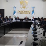Los comisionados cabildean entre ellos para incluir a ciertos candidatos para magistrados al TSE. Foto La Hora: José Orozco