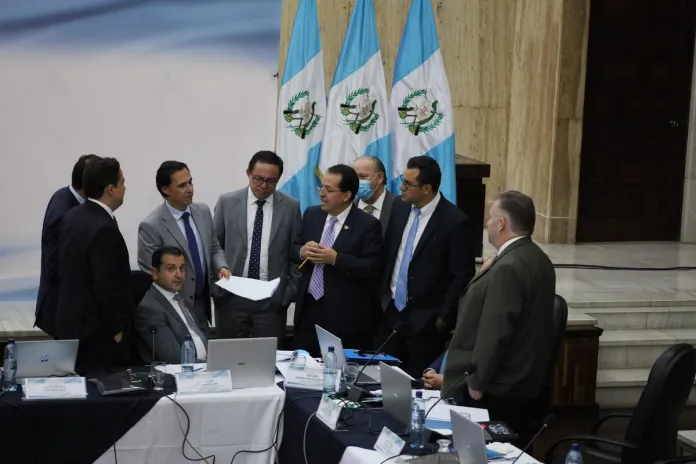 postuladora_a322e6 La Comisión de Postulación para elegir candidatos a dirigir el MP es objeto de un primer amparo contra el perfil aprobado a requerir a los aspirantes. Foto La Hora: Daniel Ramírez