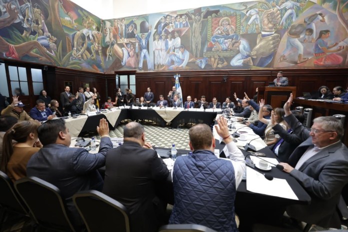 Los jefes de bloque aprobaron juramentar en la próxima plenaria a la comisión de postulación para fiscal general. Foto: Congreso de la República