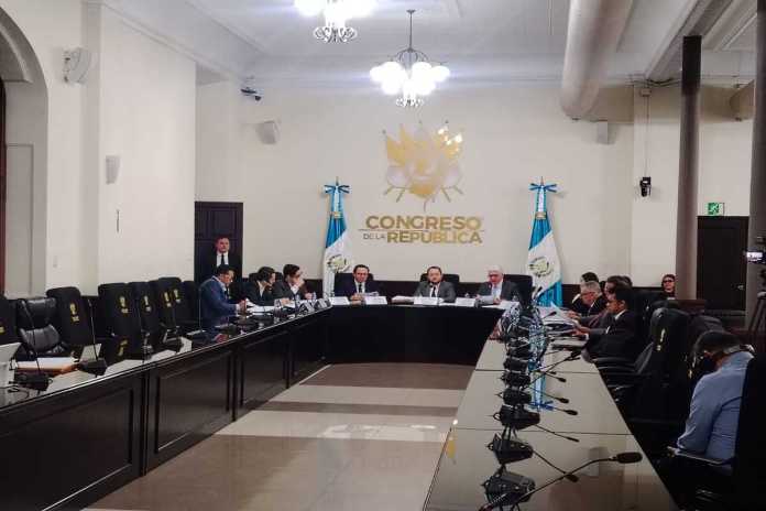 Los comisionados no aceptan las pruebas de descargo de tres aspirantes a magistrados. Foto: La Hora