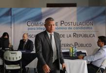 La Comisión Postuladora para MP recibió este martes su primer expediente de interesados en participar en el proceso de selección. Foto La Hora: Daniel Ramírez