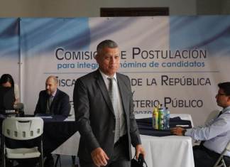 La Comisión Postuladora para MP recibió este martes su primer expediente de interesados en participar en el proceso de selección. Foto La Hora: Daniel Ramírez