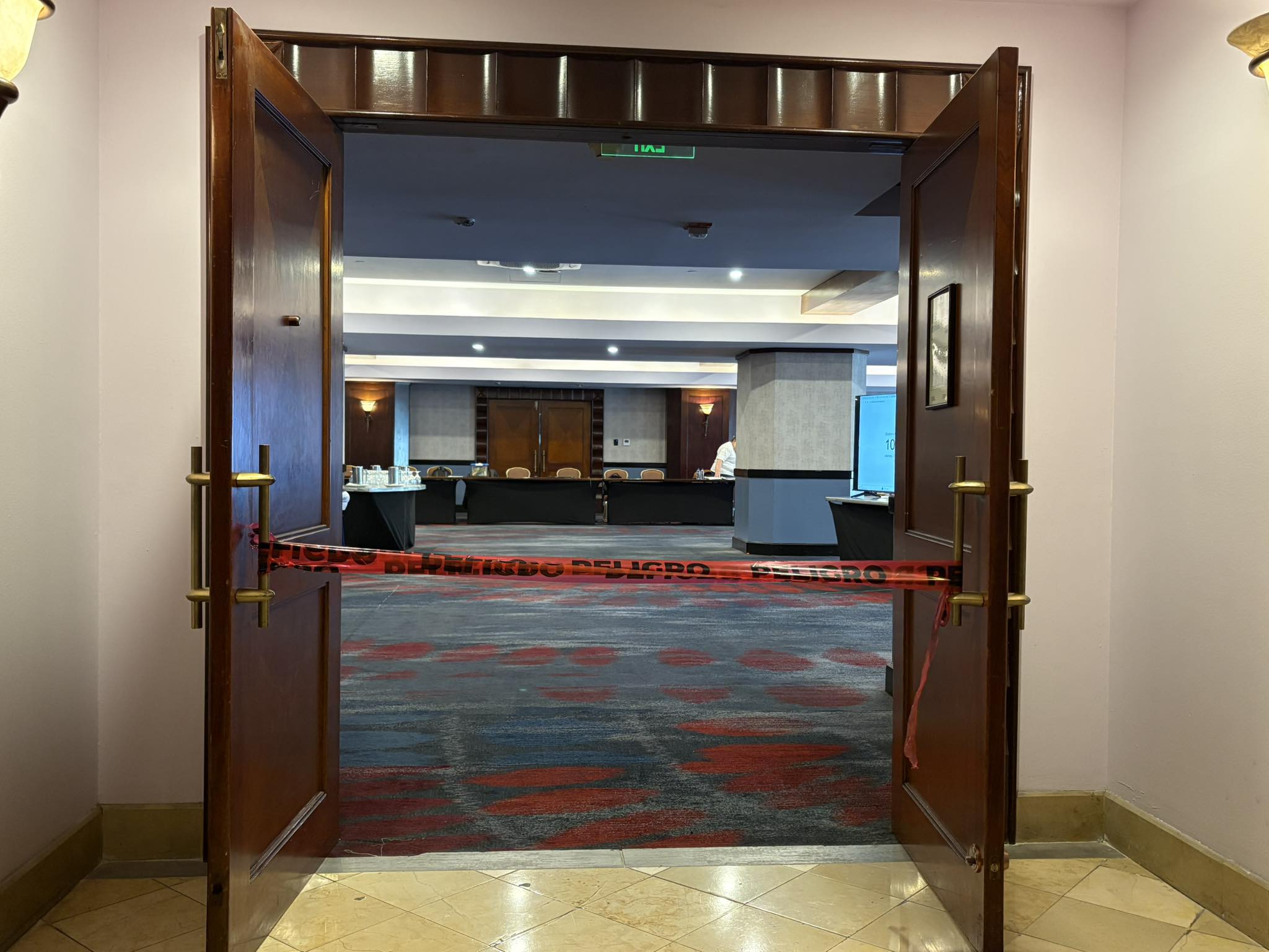 Así luce el salón donde se llevaría a cabo la segunda vuelta de elecciones para el grupo de docentes de la Facultad de Ingeniería que deberá integrar el cuerpo electoral para designar al próximo rector de la Usac.