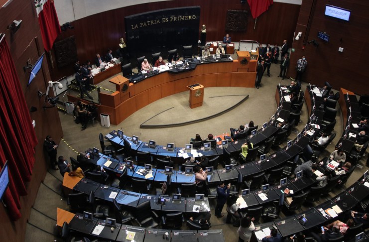 El Senado mexicano aprobó este miércoles por unanimidad y en lo general la reforma que reduce de manera gradual la jornada laboral semanal.