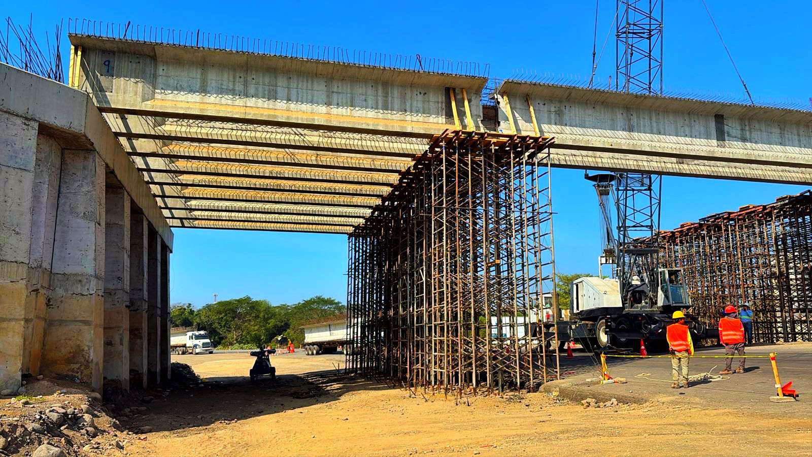 Así se veía a finales de enero el distribuidor vial que se construye como parte del Tramo VIII del Anillo Regional.