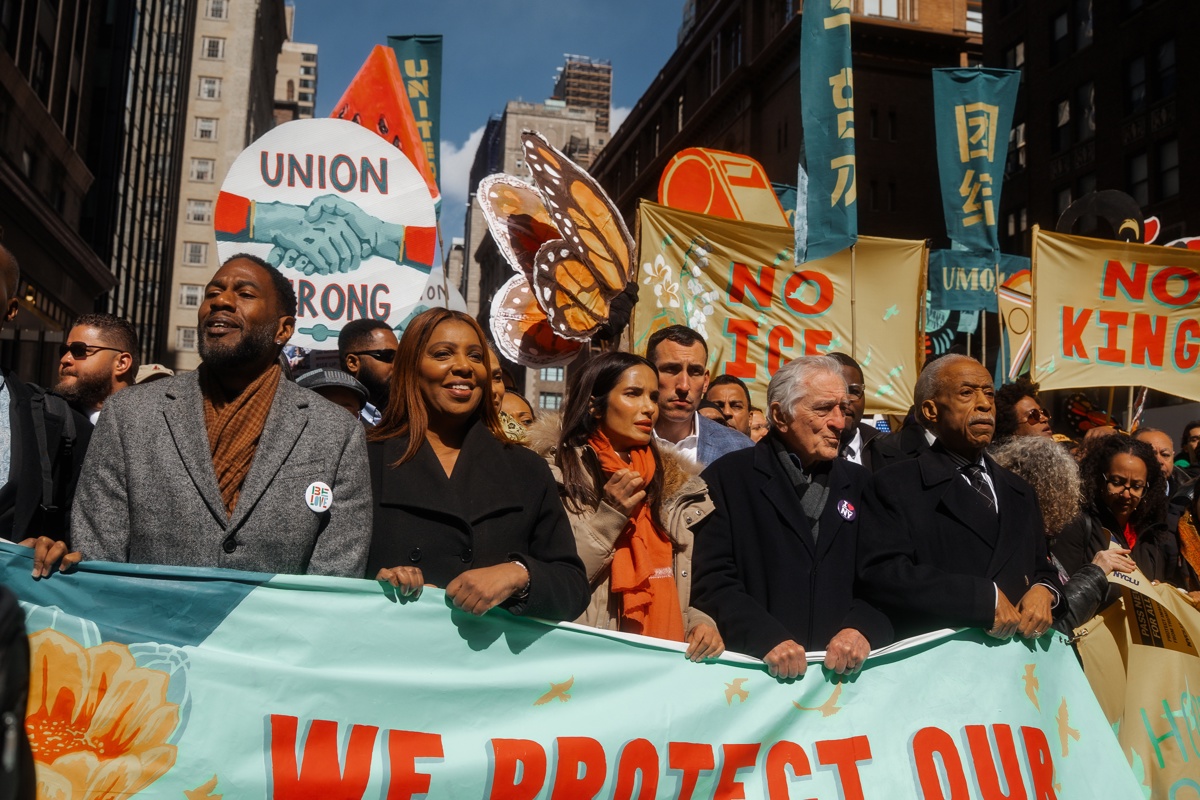 Al menos ocho millones de personas en EE.UU. participaron en las marchas contra Trump