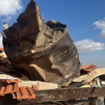 Archivo de fragmentos de un misil iraní interceptado que cayó sobre Jerusalén. Foto La Hora: EFE