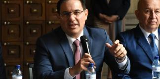 Gobernación rechaza oposición a cárcel en Izabal y defiende uso de finca ligada al narcotráfico.