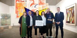 Galería Proyectos Ultravioleta recibió este jueves en Madrid el premio del jurado al mejor estand de la feria de arte contemporáneo ARCO.