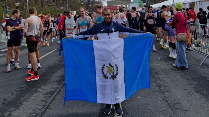 El atleta finalizó en la posición 17 de la clasificación general y tercero en su categoría. Foto La Hora: Alberto González/FB