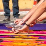 Archivo de realización de una alfombra de aserrín en Antigua Guatemala. Foto La Hora: Minex