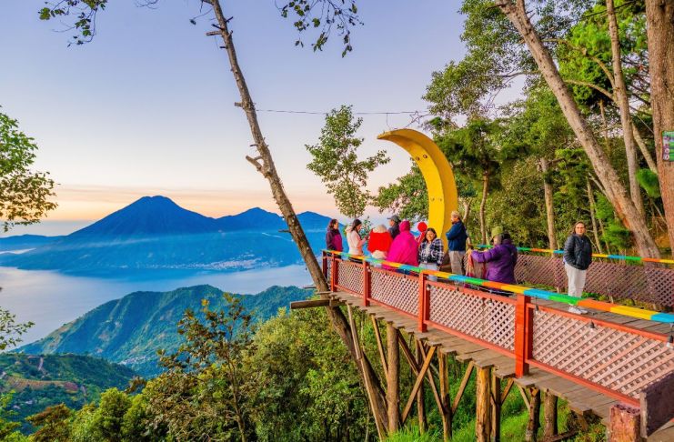 Archivo de turistas en un tour en Sololá. Foto La Hora: Inguat