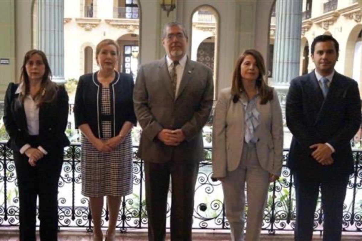 OEA se reúne con Arévalo y analiza avances en elección de Fiscal General