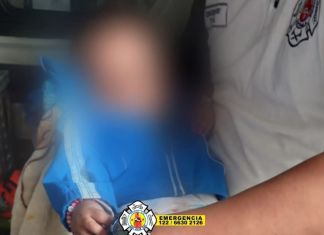 Rescatan a niño abandonado en colonia de San Juan Sacatepéquez. Foto La Hora: CVB.