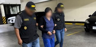 Capturan a presunta integrante del Barrio 18 por ataque armado contra la PNC. Foto La Hora: PNC.