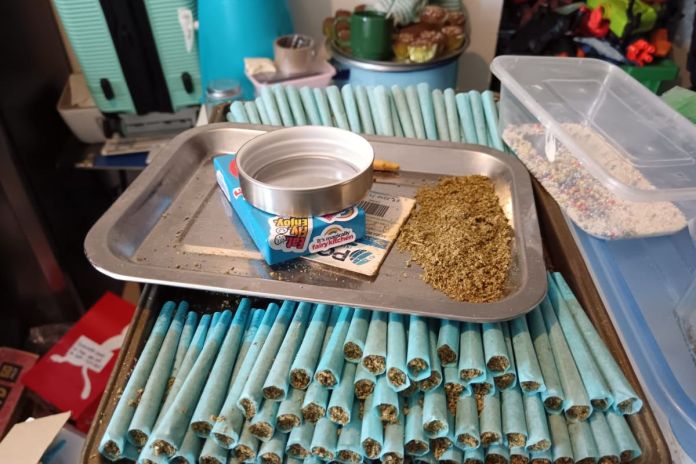 Autoridades ejecutan múltiples allanamientos; hallan armas y posibles ilícitos. Foto La Hora: MP.