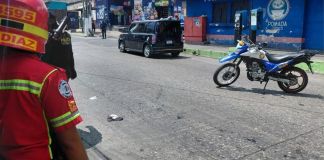 Ataque armado registrado en el bulevar La Brigada, zona 7 de Mixco. Foto La Hora: CBM