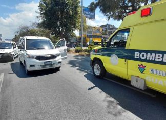 Ataque armado registrado en la Calzada Roosevelt. Foto La Hora: CBM