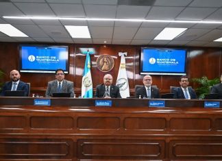 Autoridades monetarias llaman a la calma ante posible inflación, la economía se mantendrá estable