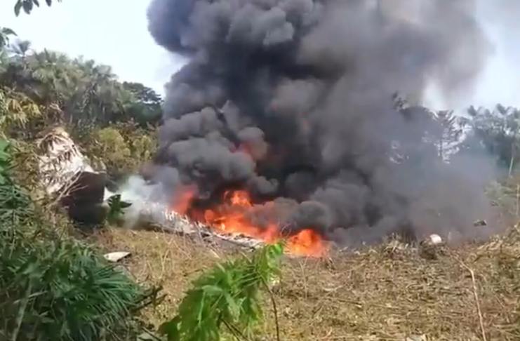 Un avión que transportaba a más de un centenar de soldados se accidentó pocos minutos después de despegar del aeropuerto de Puerto Leguízamo, en el departamento de Putumayo, en Colombia.