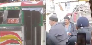 En este bus extraurbano aparentemente trabajaba el adolescente fallecido, mientras que usuarios de otra unidad presenciaron el hecho. Foto La Hora: captura de pantalla/redes sociales